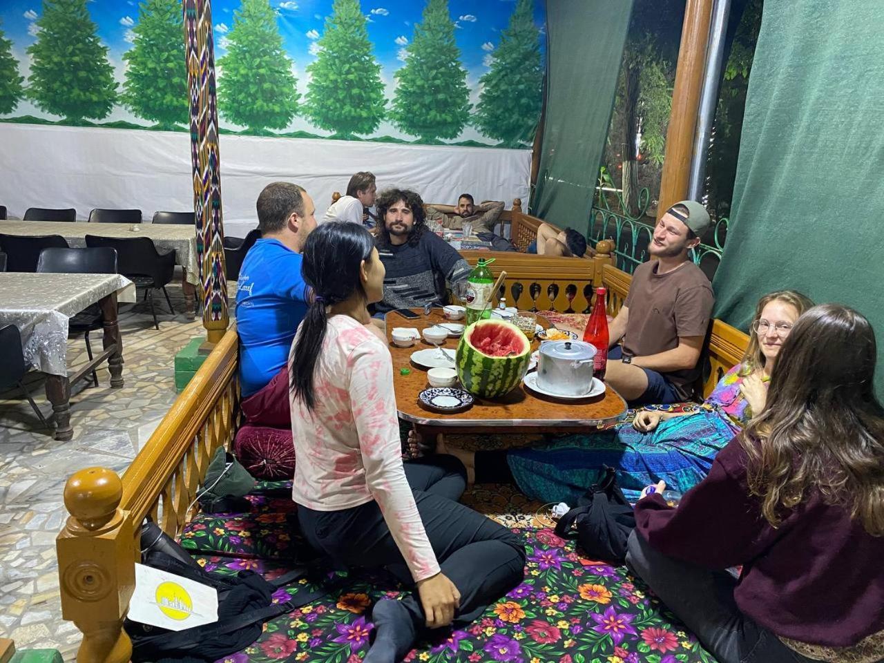 Central Park Hostel ヒヴァ エクステリア 写真