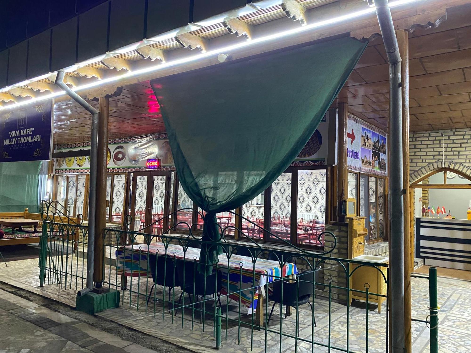 Central Park Hostel ヒヴァ エクステリア 写真