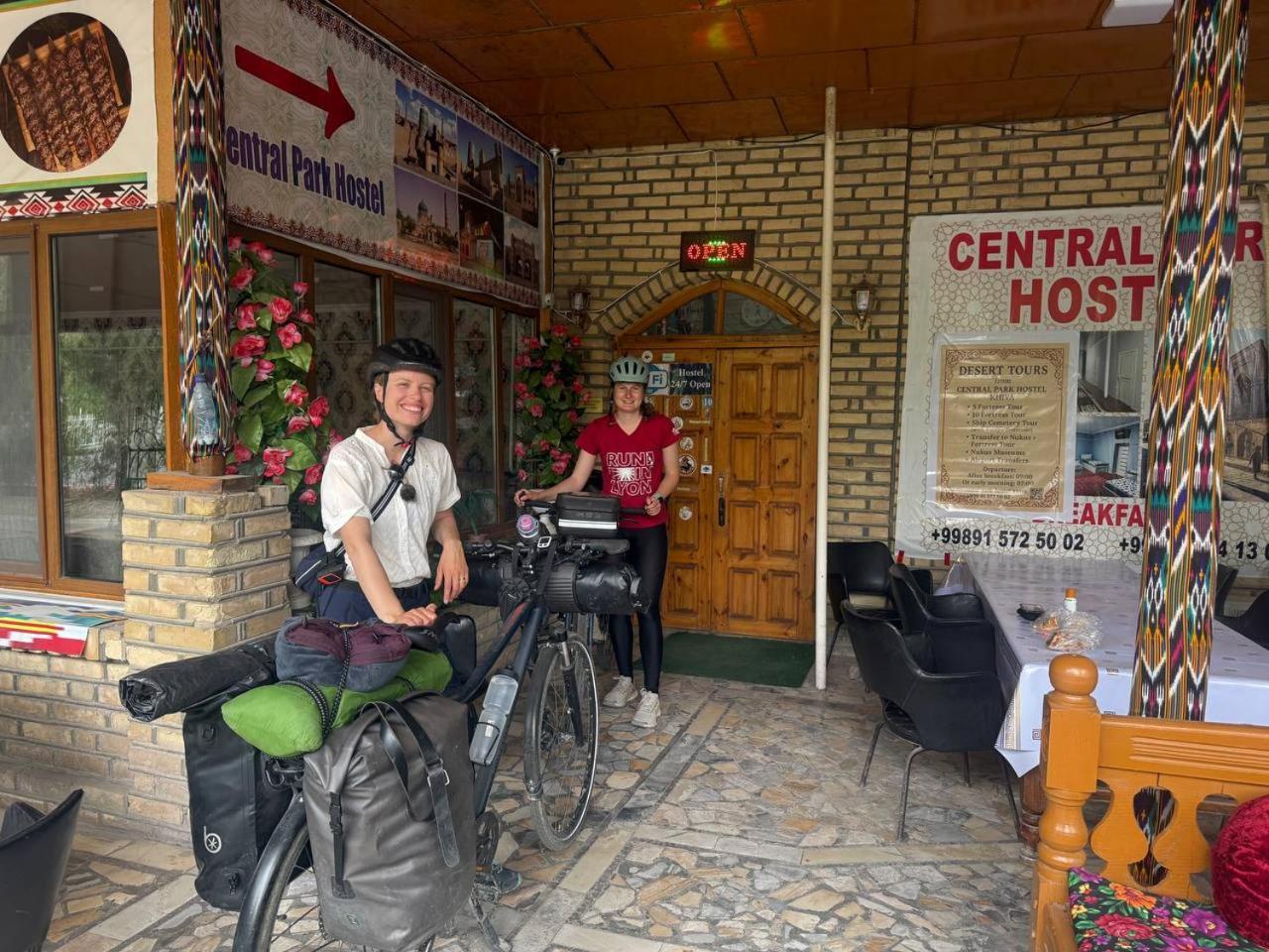 Central Park Hostel ヒヴァ エクステリア 写真
